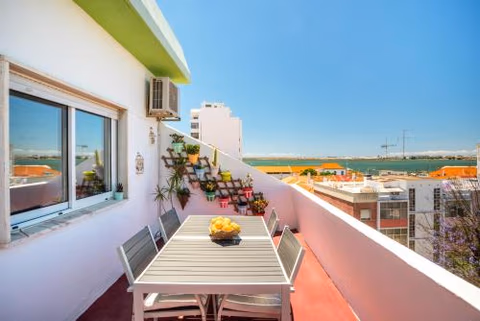 Dreamers Duplex with Seaview — photo 4