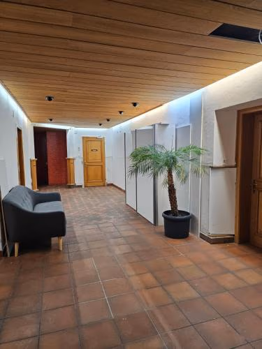 Privatzimmer -Neptun- mit gemeinsamer Küche und Bad in der Altstadt Chur — foto 8