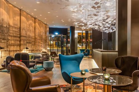 Motel One Frankfurt-Römer — foto 8