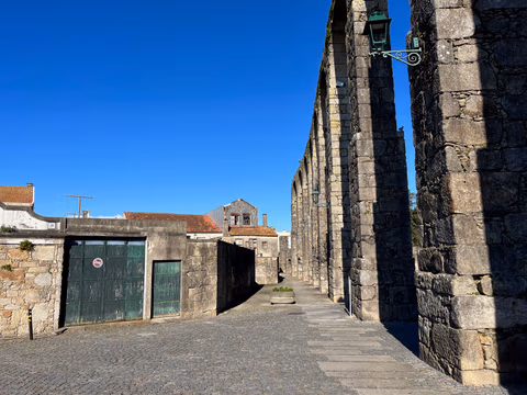 Aqueduct Trail – A path running along the Vila do Conde Aqueduct