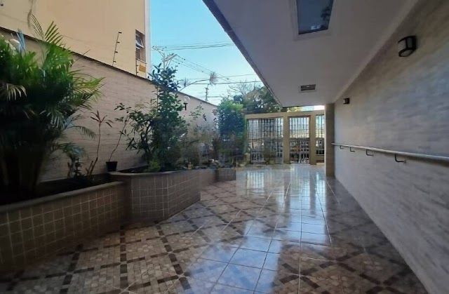 Apartamento Reformado com 3 Quartos, Suíte e 2 Vagas no Carlos Prates