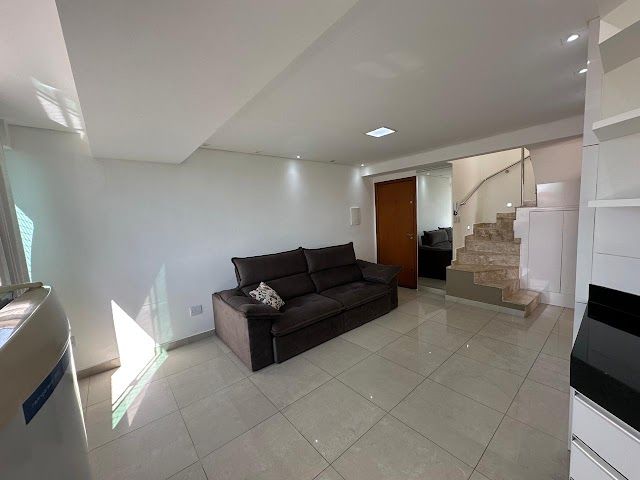Cobertura Duplex  com elevador à Venda no Bairro Novo Progresso , Contagem.