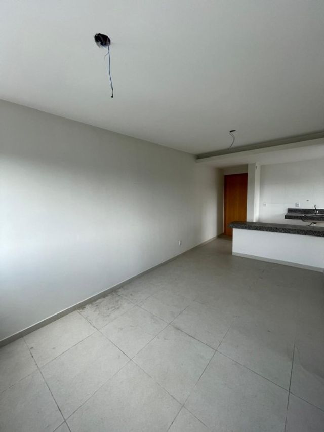 Apartamento 2 Quartos à Venda no Cabral – Suíte, Elevador e 2 Vagas