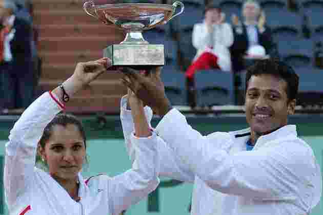Sania Mirza and Mahesh Bhupathi after winning the Mixed Doubles title at French Open