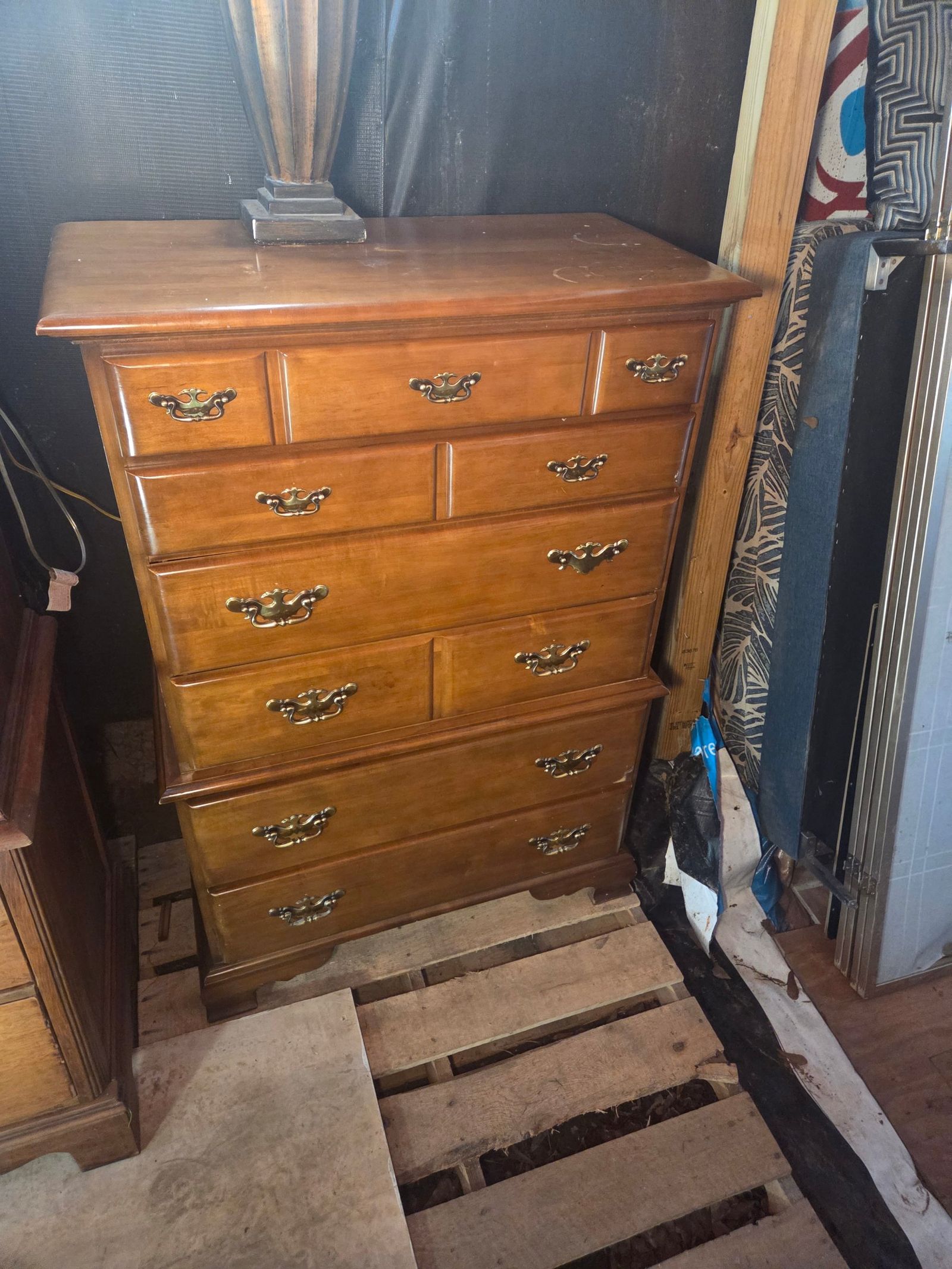 Dresser 35 x 18 n 52 inch tall. Traditional Cherry Wood Highboy Dresser — photo 2