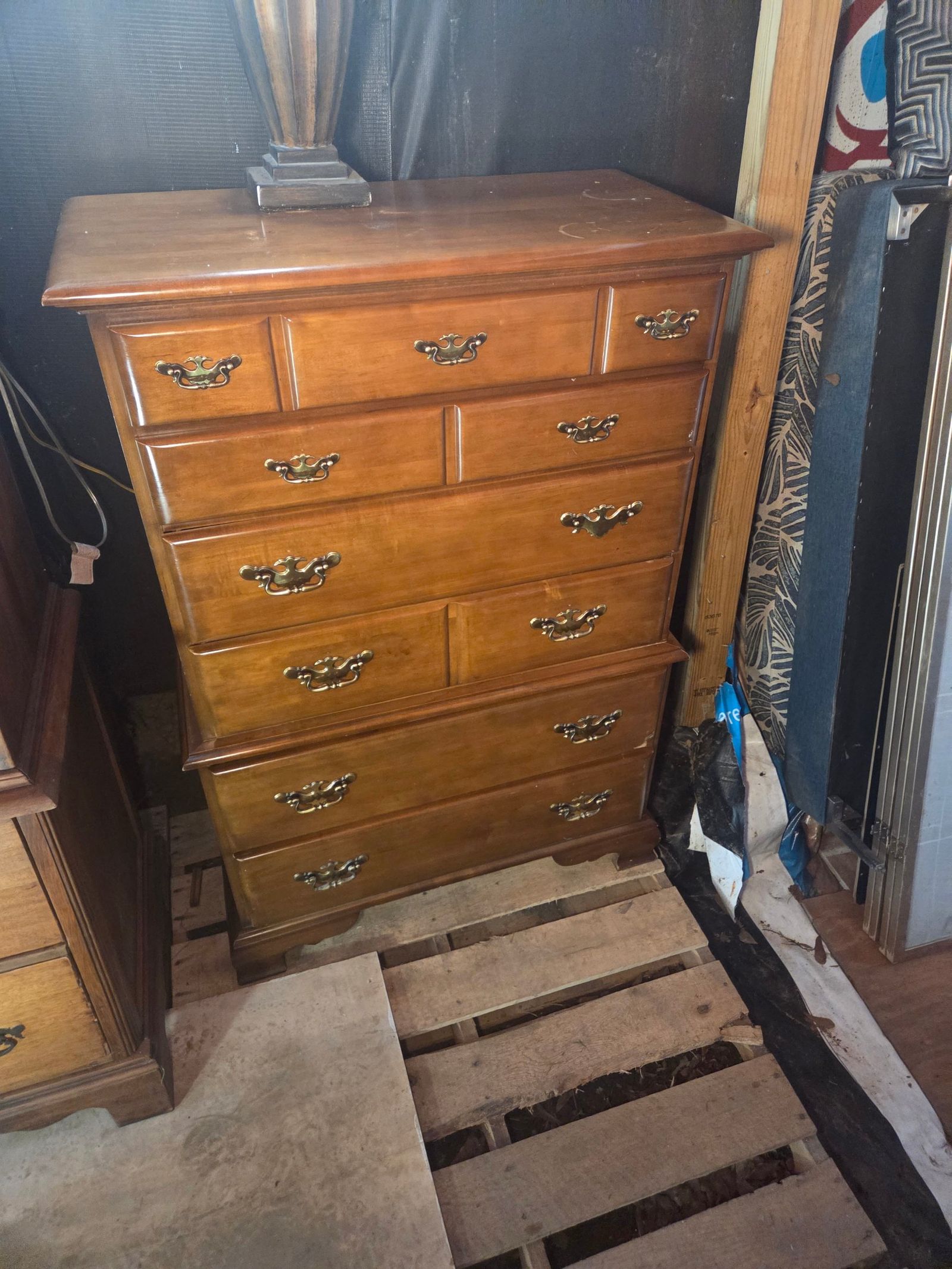 Dresser 35 x 18 n 52 inch tall. Traditional Cherry Wood Highboy Dresser — photo 1