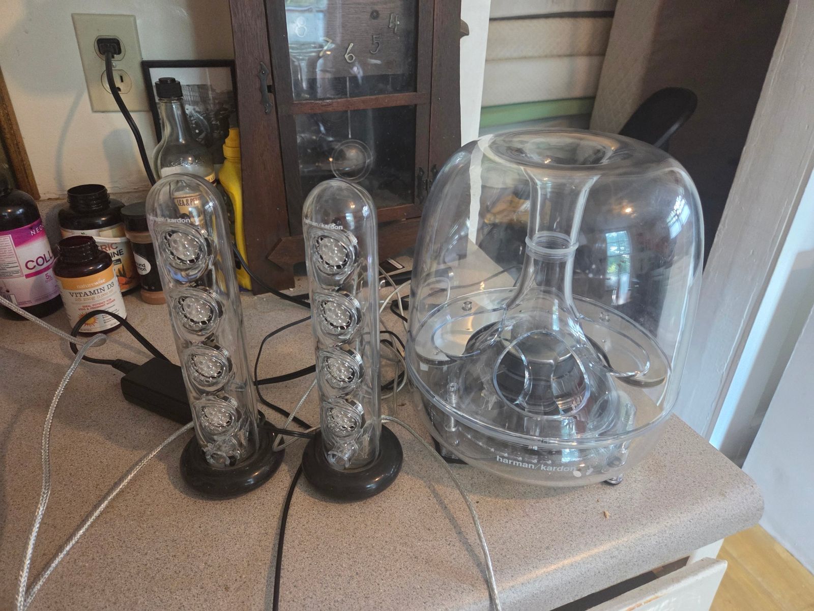 Harman Kardon speakers 2 speakers$48 Sub woofer $48 — photo 1