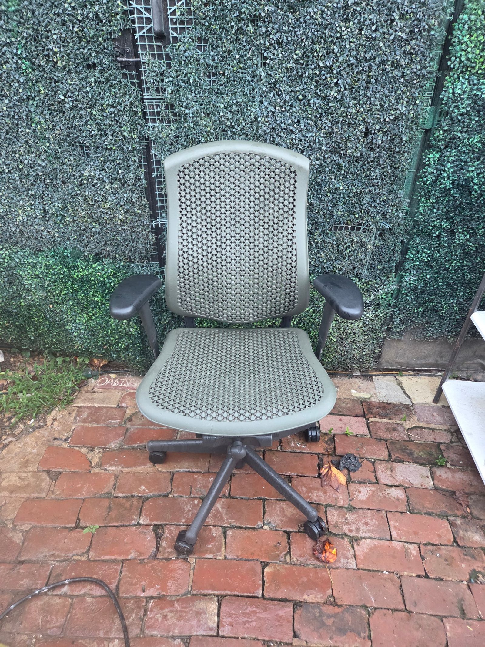 Herman Miller Mirra 1 Office Chair — photo 4