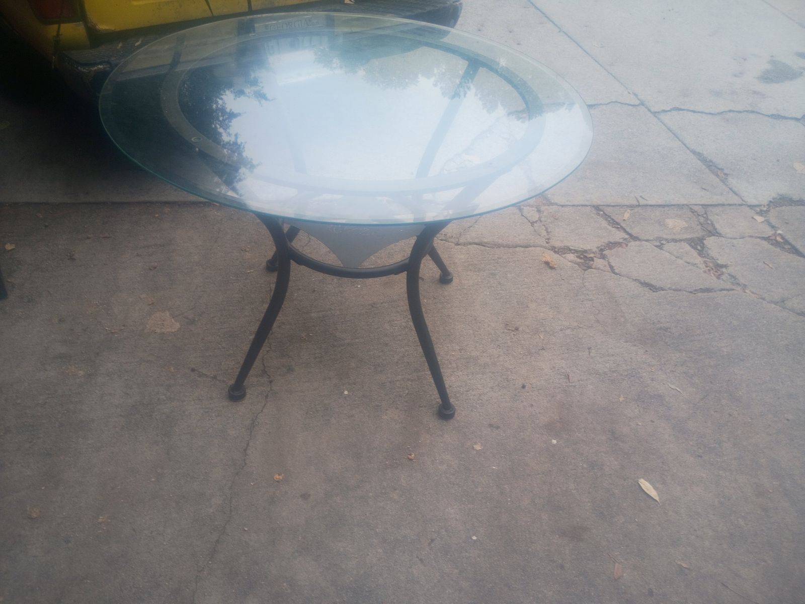 Table glass 42 inch beveled quarter inch $80. Have other sizes n shapes, Table base $30. — photo 2