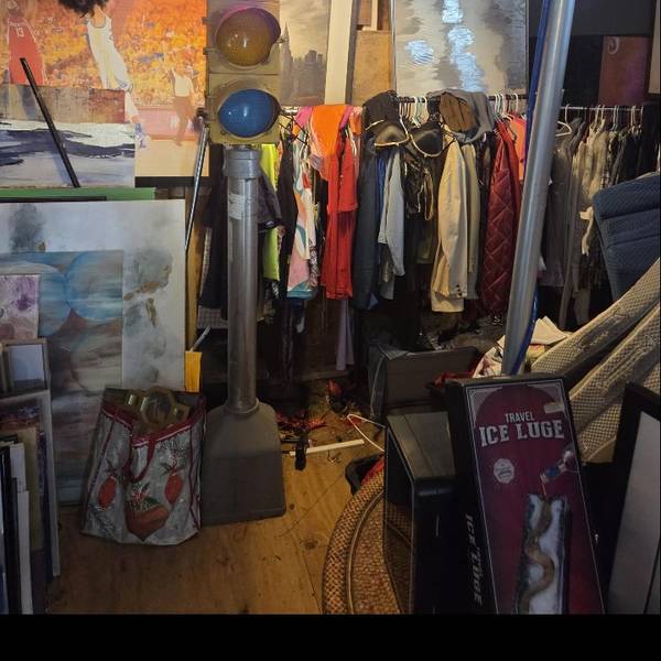 Traffic light 7 foot tall all metal.