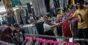 Penjual Baju Bekas