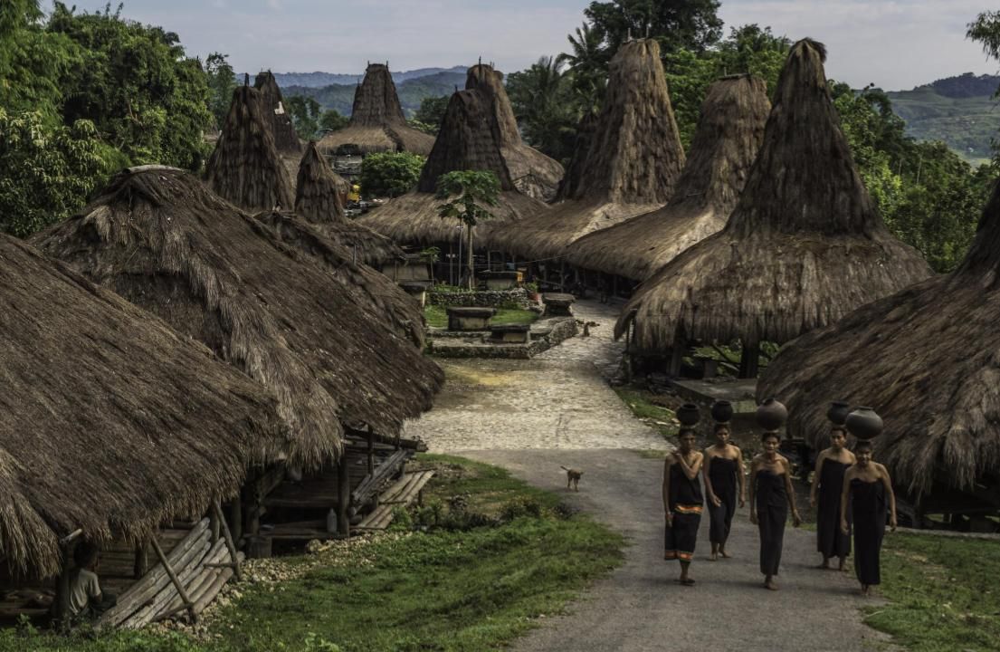 Desa Tradisional Waitabar