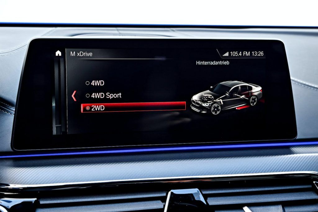 BMW M5 xDrive Mode