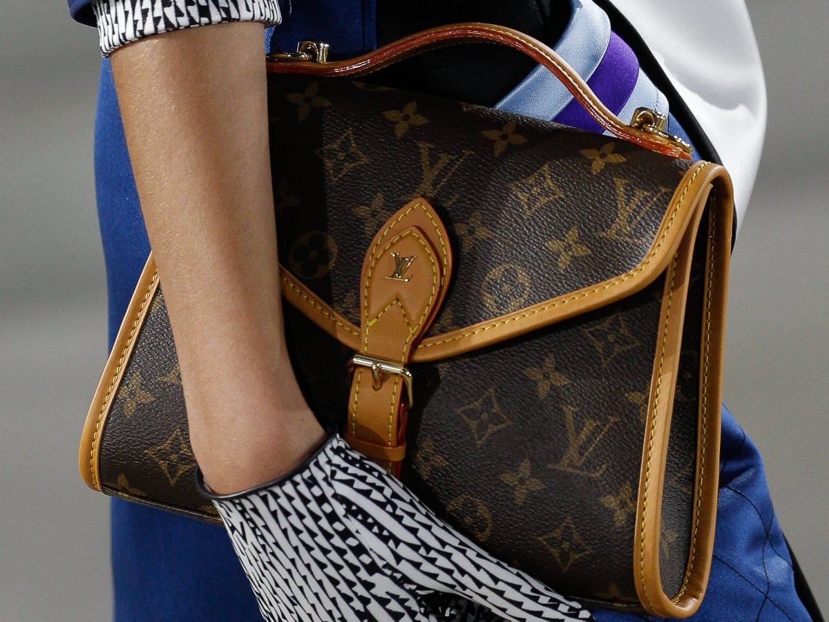 Jangan Sampai Tertipu! Inilah Cara Gampang Bedakan Tas Louis Vuitton Asli  vs Palsu - Tribun Travel