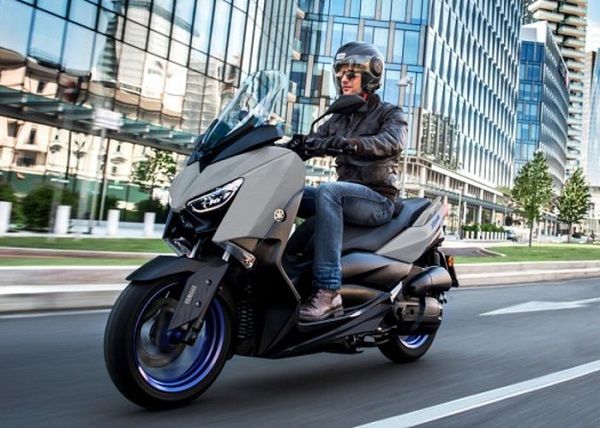 Yamaha xmax 2021