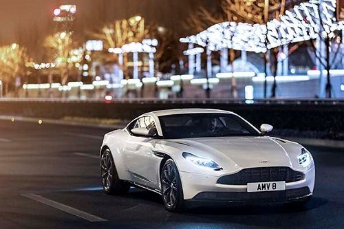 mobil sport-aston martin