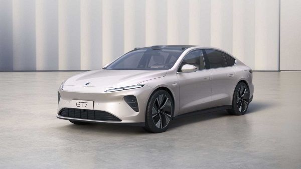 mobil listrik nio Et7