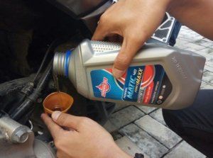 Oli mesin motor