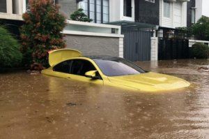 interior mobil bekas banjir