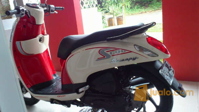 Honda scoopy warna cream merah tahun 2013 Bandung Jualo Honda scoopy warna cream merah tahun 2013 Bandung Jualo