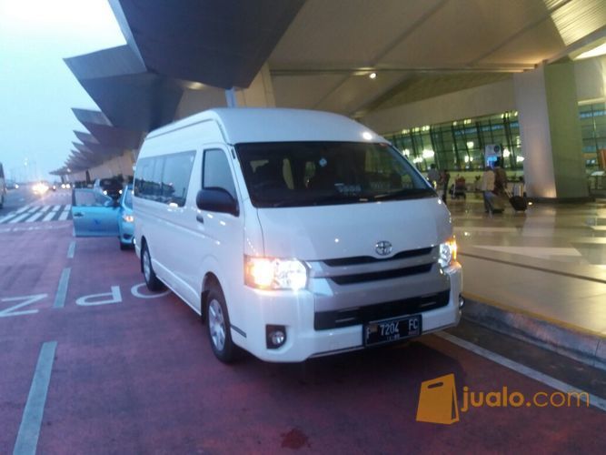 Drop Off Soekaro-Hatta International Airport (SHIA) Dengan Toyota Hiace Kapasitas 14 Penumpang