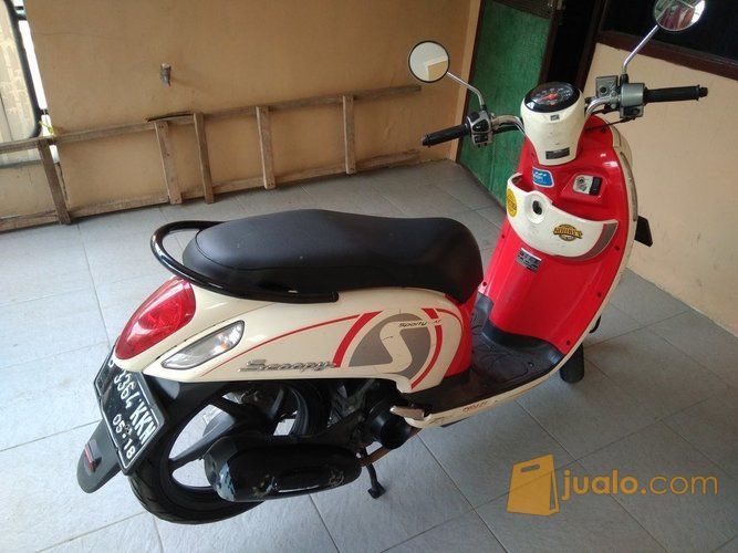 Honda Scoopy FI Cream Merah Tahun 2013 Bekas