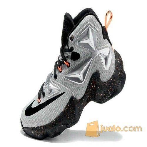 sepatu basket nike lebron