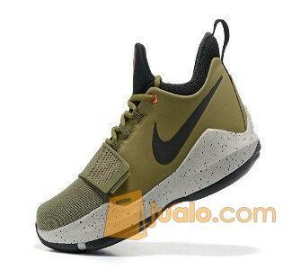 sepatu basket pg 1