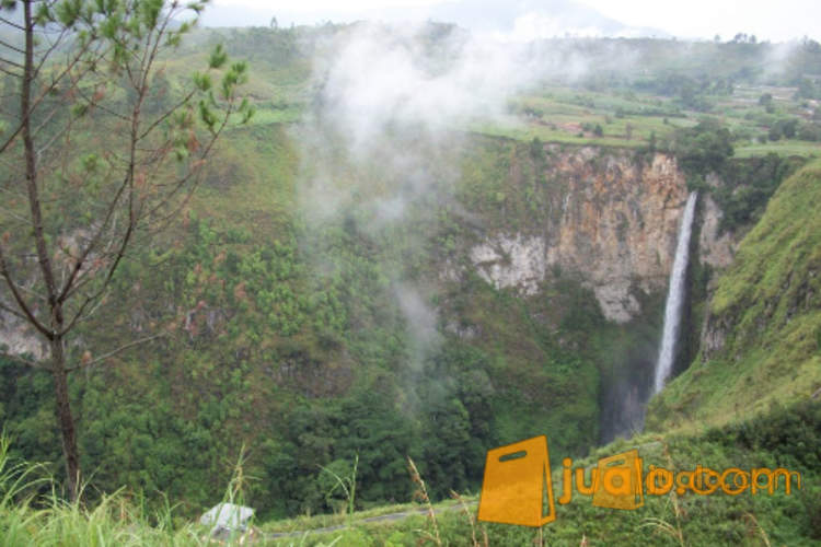 3D/2N Medan - Danau Toba - Berastagi Tour 2020