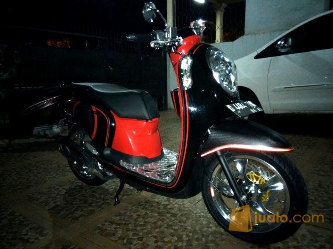 Honda Scoopy  FI Warna Hitam  Merah  Tahun 2014 Bandung Jualo