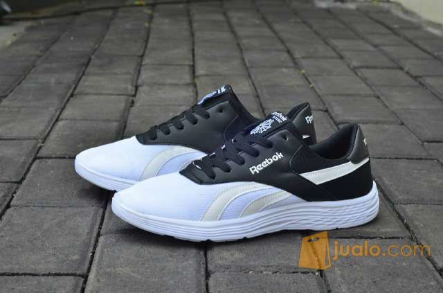 sepatu running reebok