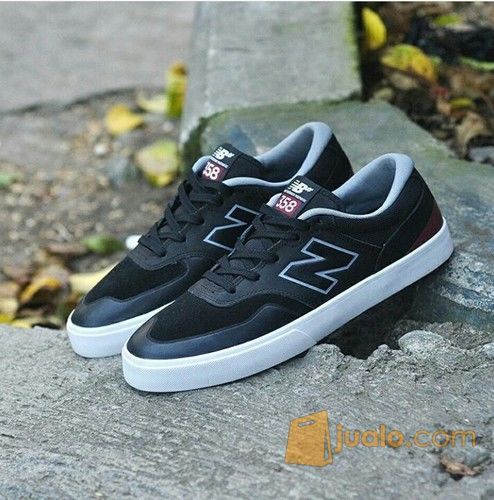 harga sepatu new balance numeric