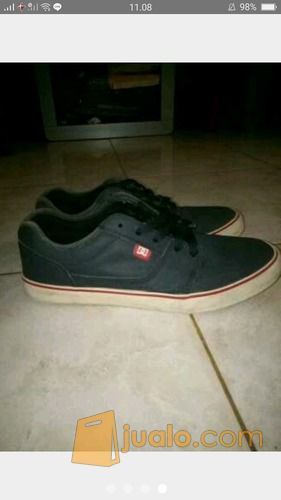 sepatu dc skateboard