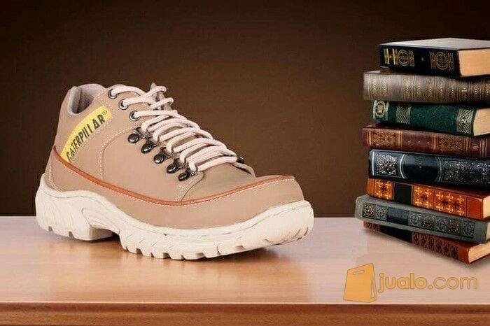 Sepatu Caterpillar Semi Boots