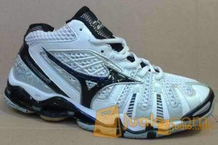 mizuno tornado 8 mid