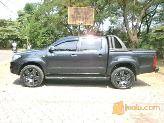  TOYOTA  HILUX  DOUBLE  CABIN  2010 Kab Tanah Bumbu Jualo