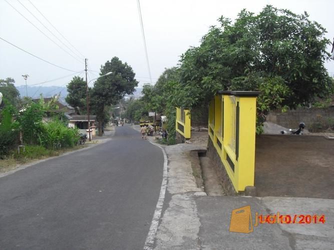 Rumah Warna Kuning 2 Lantai Dekat UNIVERSITAS NGUDI WALUYO Ungaran