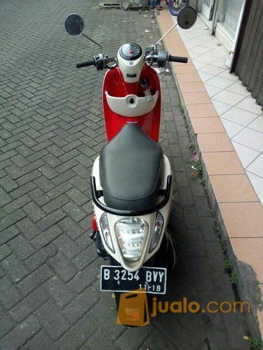  Sepeda  Motor  Matic  Honda  Scoopy Fi Th 2013 Surakarta 