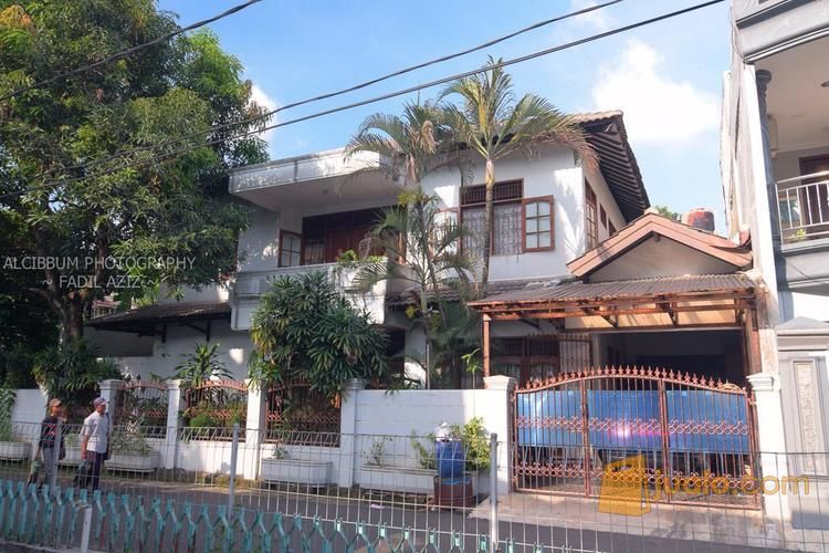  Rumah Nyaman  Di Lingkungan Asri Jakarta Timur Jualo