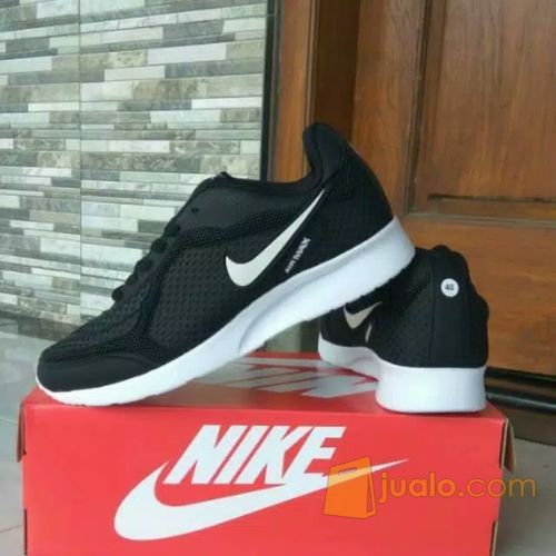 sepatu nike running