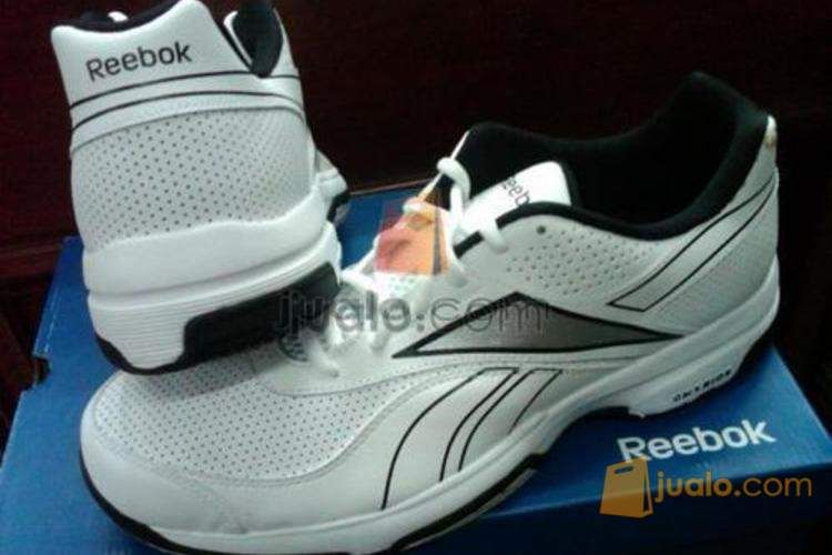 sepatu tenis reebok original