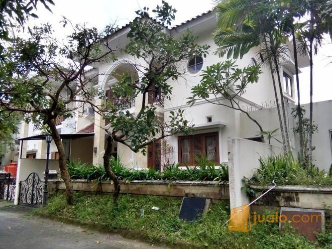 Rumah Mewah Full Furnished Di  Cluster Perumahan  Elite 