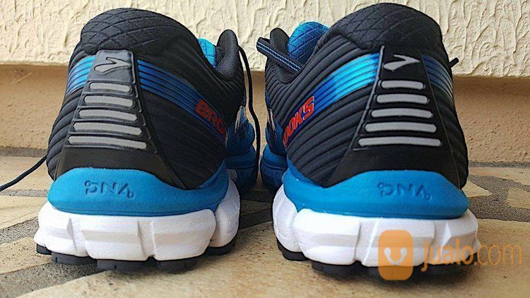 brooks shoes jakarta