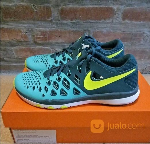 sepatu nike training