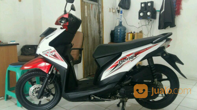  MOTOR  HONDA BEAT  THN 2016  WARNA MERAH  PUTIH  CAKEP 