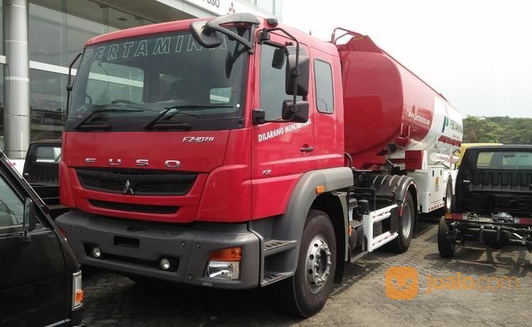 Fuso Tracktor Head Tangki Bbm Pertamina 24 Ribu Liter 