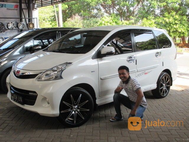 Toyota Avanza Veloz Putih Pakai Velg Kccx Ring 17 Surabaya Jualo