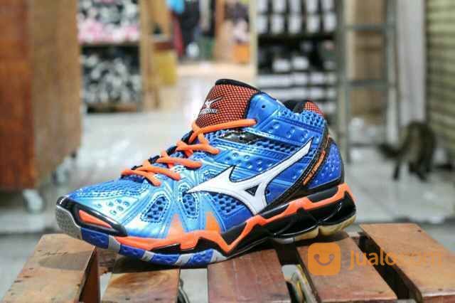 mizuno tr9 mid