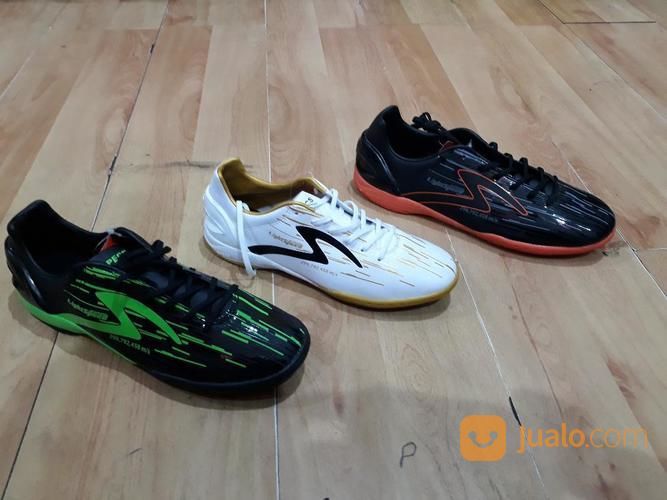  Sepatu  Futsal  Specs  Accelerator Light Speed  Malang Jualo