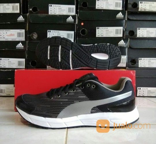 sepatu running puma pria